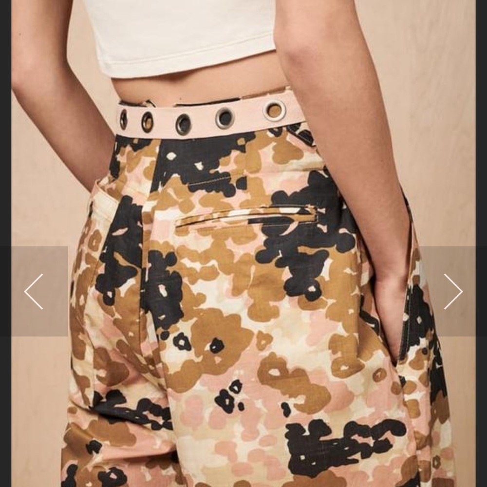 Women’s Y2k camo pants - Picture 3 of 4